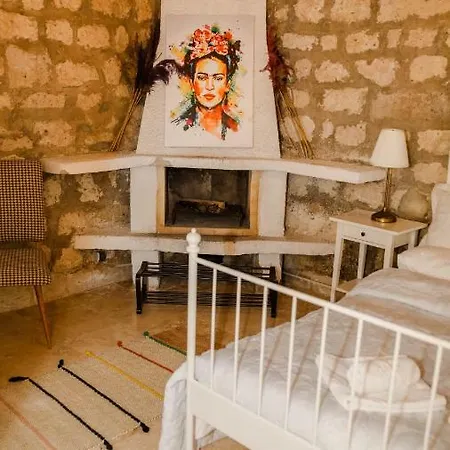 Firuze Alacati Hotel & Meyhane Alojamento de Acomodação e Pequeno-almoço 3*