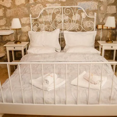 לינה וארוחת בוקר Firuze Alacati Hotel & Meyhane Çeşme