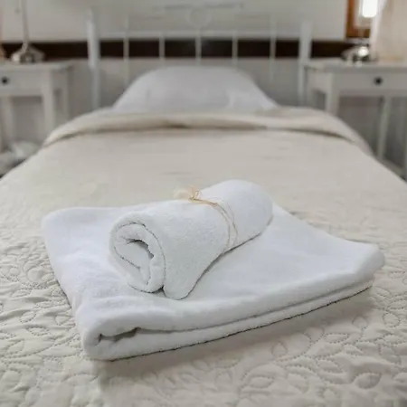 Firuze Alacati Hotel & Meyhane לינה וארוחת בוקר 3*