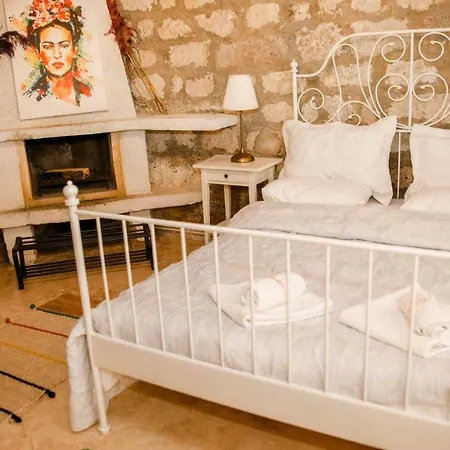 לינה וארוחת בוקר Firuze Alacati Hotel & Meyhane 3*