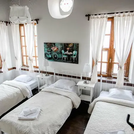Firuze Alacati Hotel & Meyhane לינה וארוחת בוקר 3*